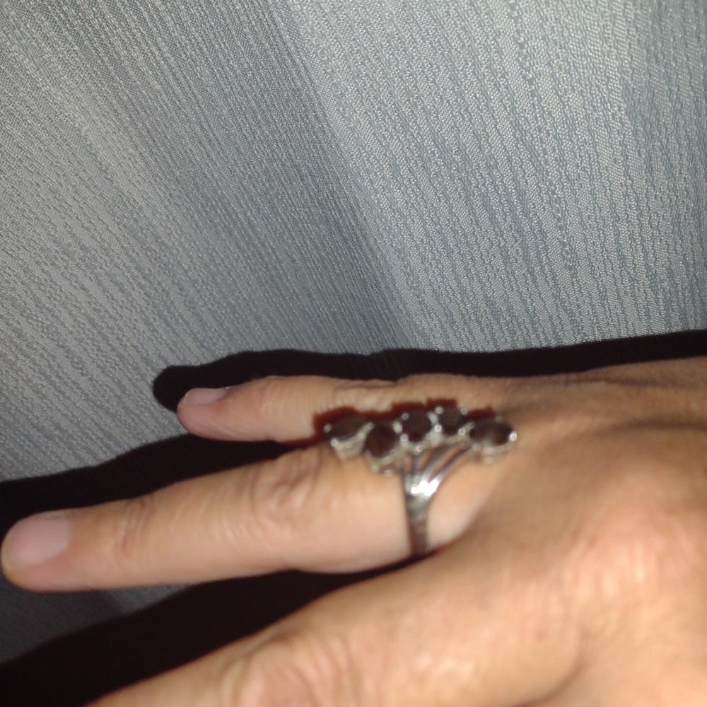 Ring - Picture 2 of 4